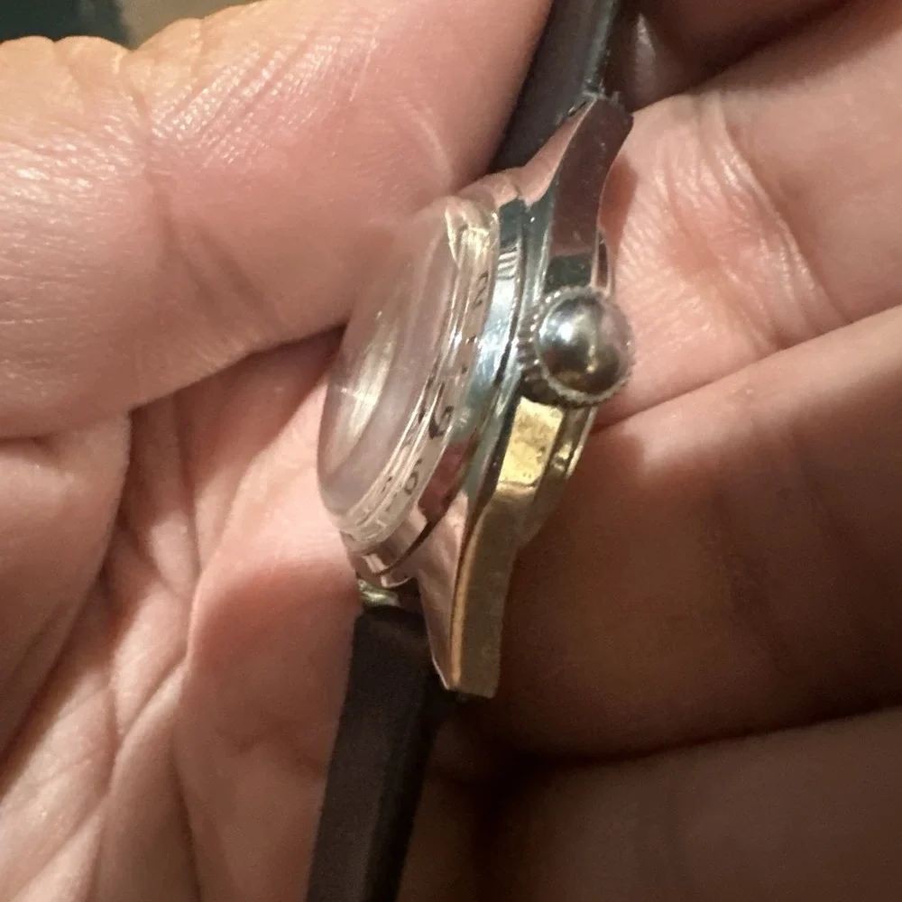 Working Vintage Wakmann Ladies 17 Jewels Manual Wind Watch 24mm Fit 6.5